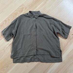 Everlane Short Sleeve Square Shirt in Butterlite